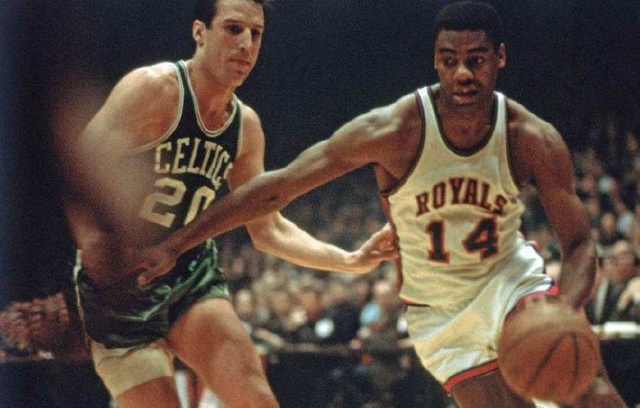 他在关键时 他在关键时